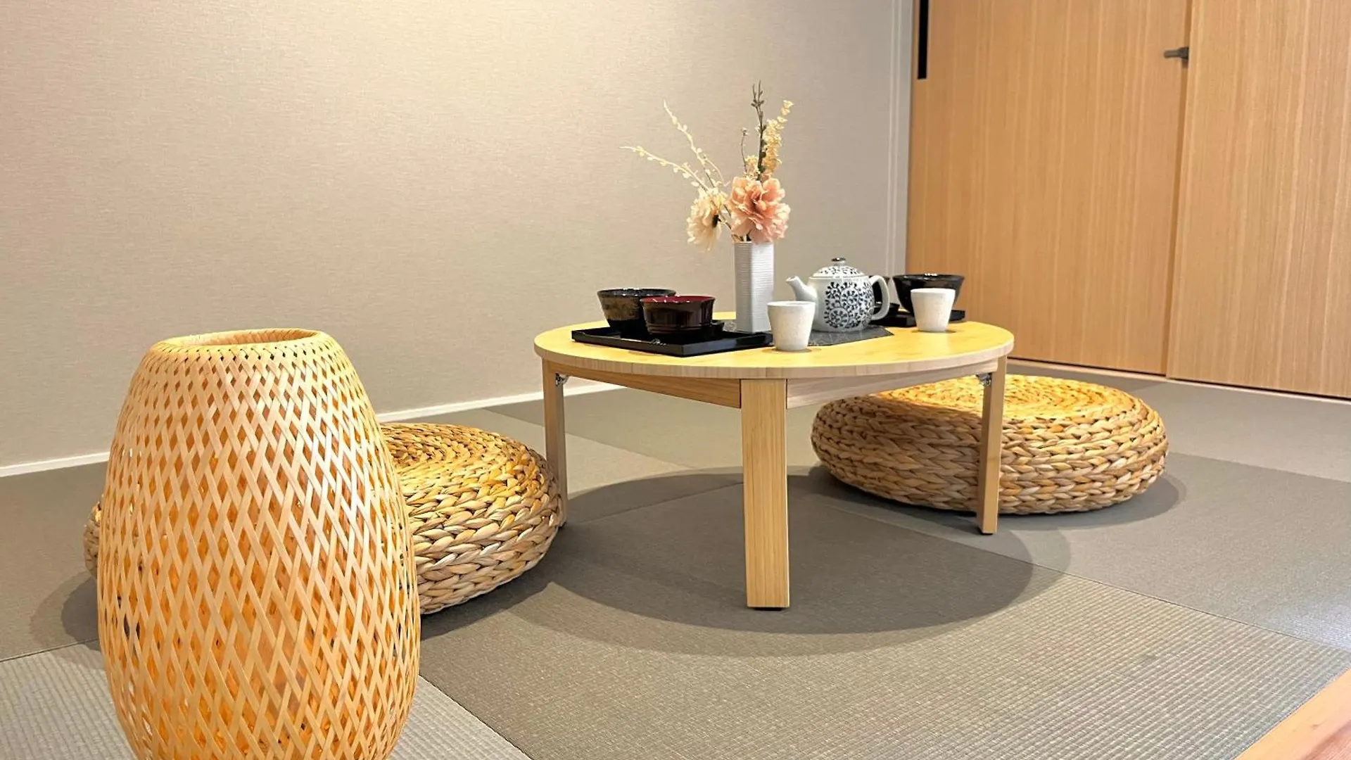 Koti Sopo Universal Bay 2 By Liaison Osaka Apartment